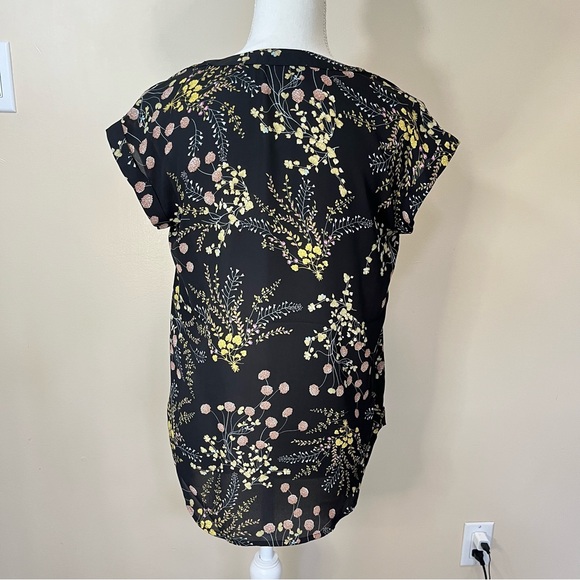 Philosophy Floral V-Neck Short Sleeve Blouse - Picture 8 of 13